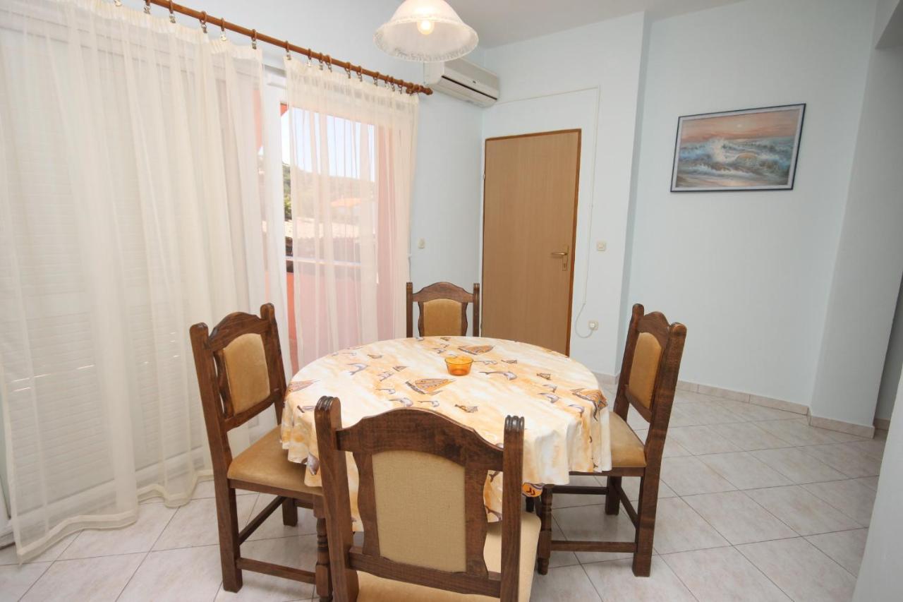 Apartments With A Parking Space Tkon, Pasman - 6216 Exterior photo