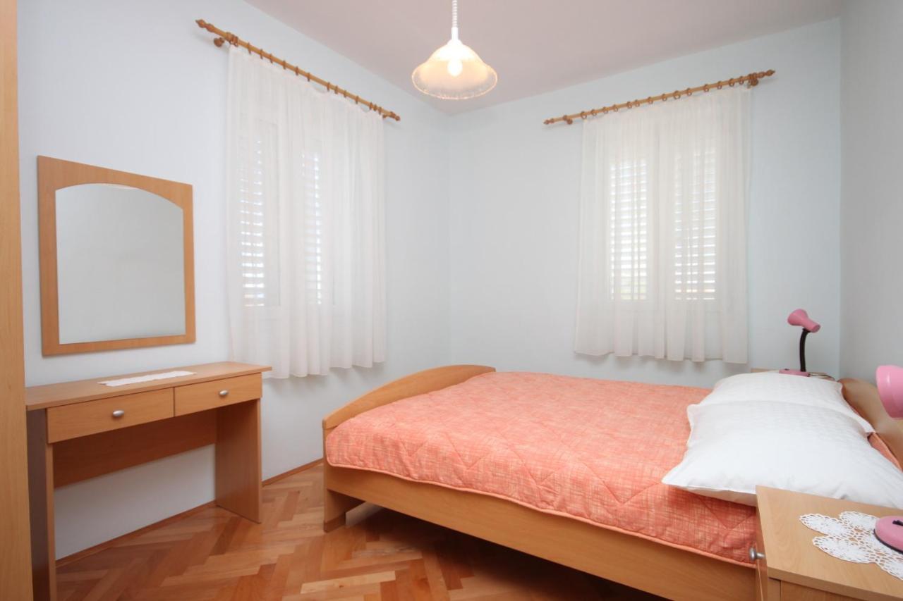 Apartments With A Parking Space Tkon, Pasman - 6216 Exterior photo